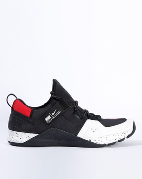 Nike tech store trainer black red