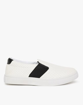 ajio slip on shoes