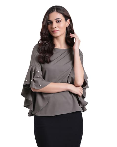 Flounce Sleeves Top with Applique Detail