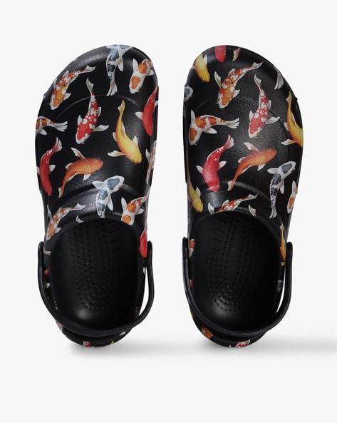 bistro graphic clogs crocs