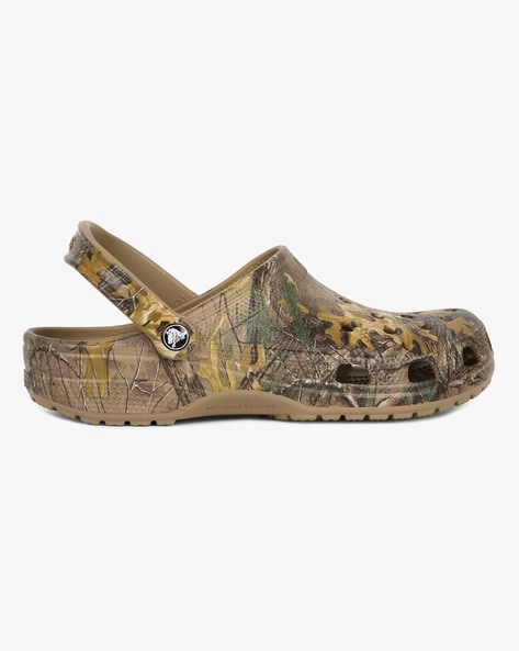 Mens crocs online realtree