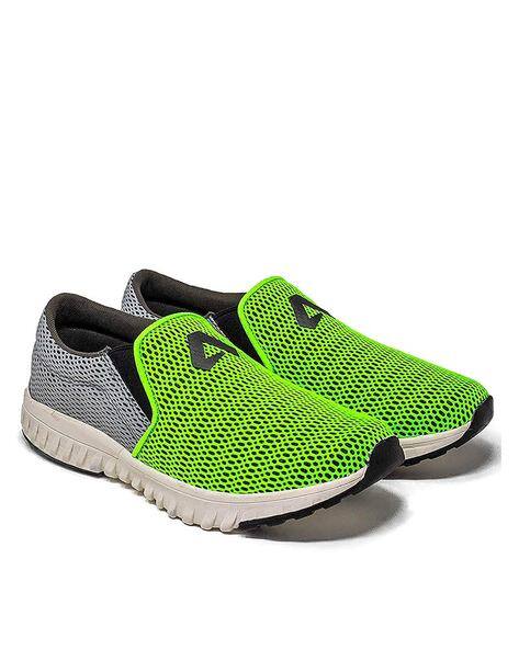 nike parrot green shoes