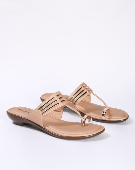 Metallic Toe-Ring Flat Sandals (Image - 3)
