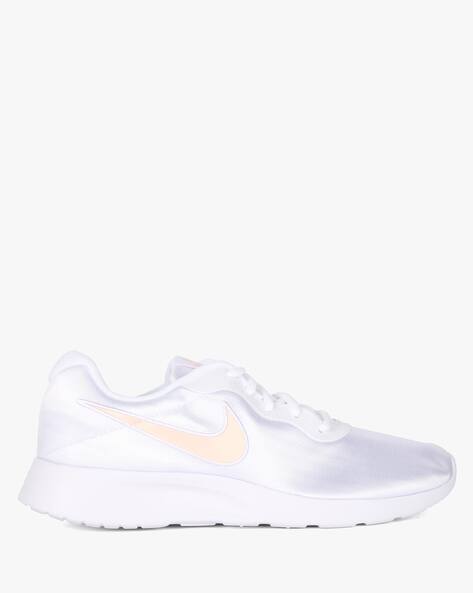 Tanjun Se Lace-Up Sports Shoes