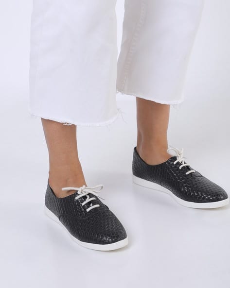 Basket-Weave Lace-Up Casual Shoes (Image - 1)