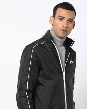 nike jacket with zipper pockets