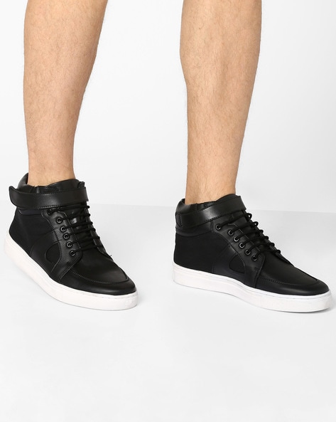 Ajio hot sale black sneakers