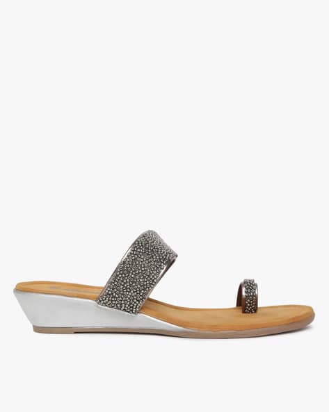 Embellished Toe-Ring Wedges (Image - 2)
