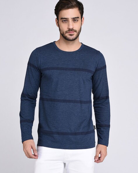  Textured  Slim Fit  Crew- Neck T-shirt 