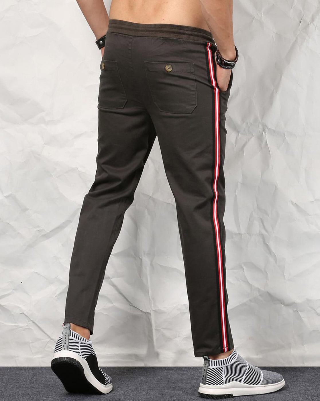 Buy SKULT By Shahid Kapoor Men Grey Self Design Regular Fit Joggers - Track  Pants for Men 6794756 | Myntra