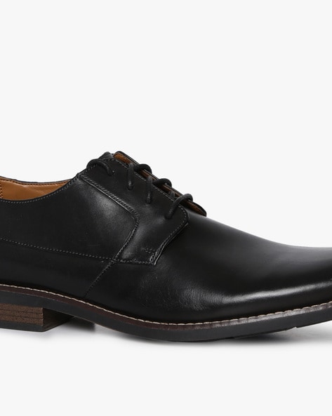 Clarks becken deals plain black