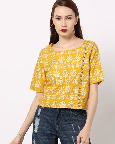 yellow t shirt matching jeans