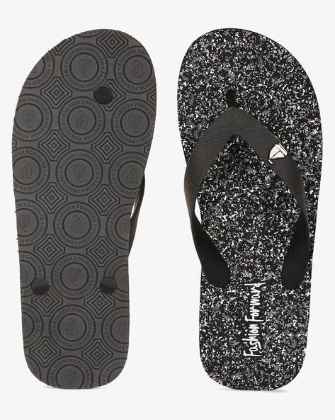 Black and white flip flops shops