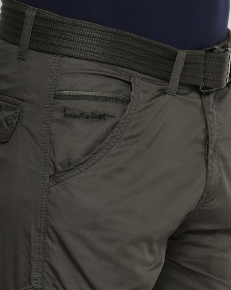 Cargo Pants For Men स्टाइल और कम्फर्ट का कॉम्बो हैं ये कार्गो पैंट स्मार्ट  लुक के लिए जरूर करें ट्राई - Cargo Pants For Men: स्टाइल और कम्फर्ट का  कॉम्बो हैं ये