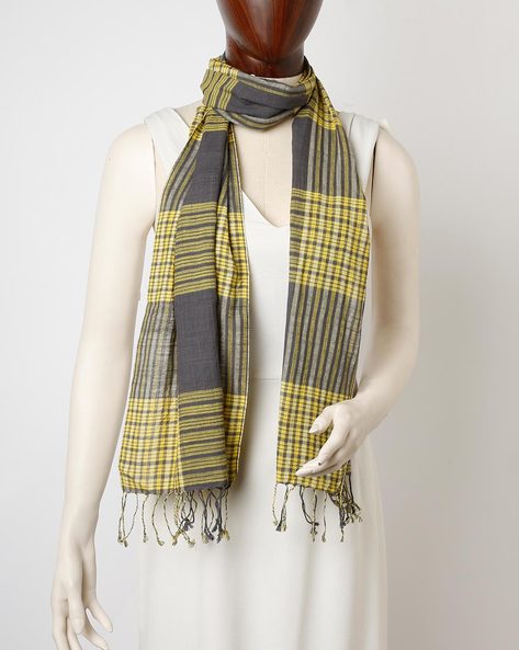 Checked Scarf with Frayed Edges Price in India