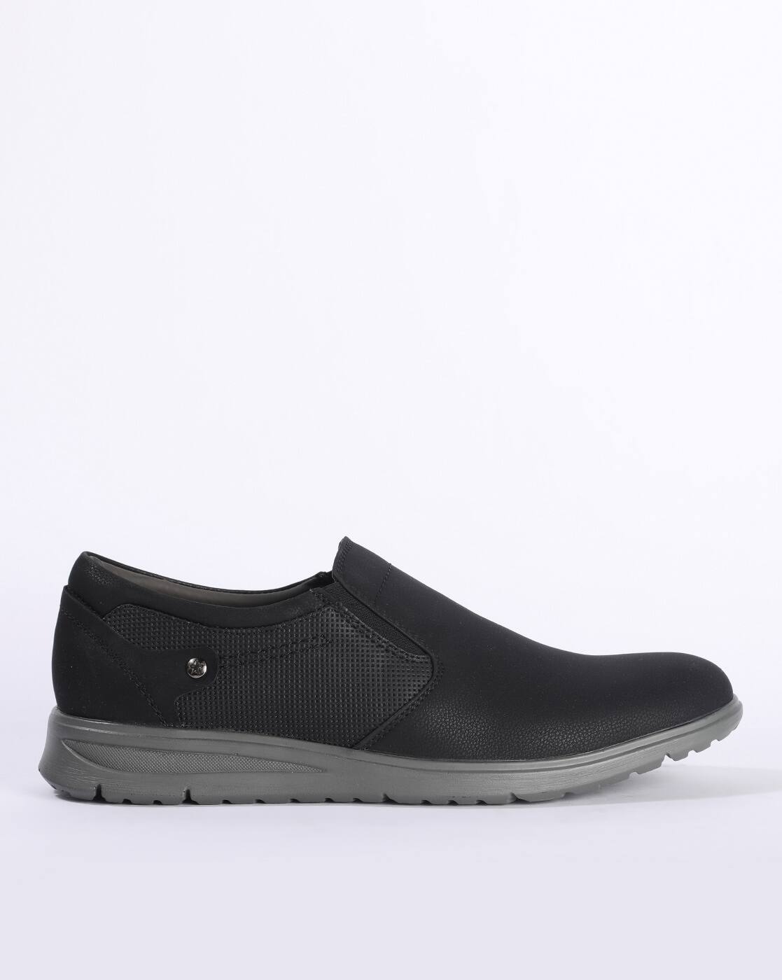 ajio slip on