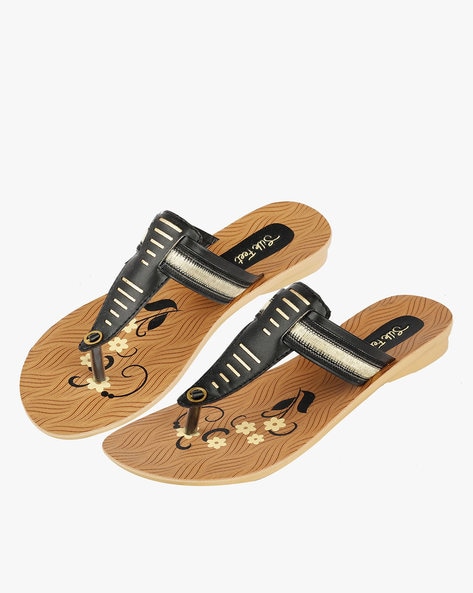 Latest sandals store designs 219