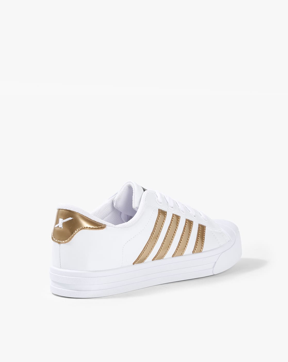 white sneakers sparx