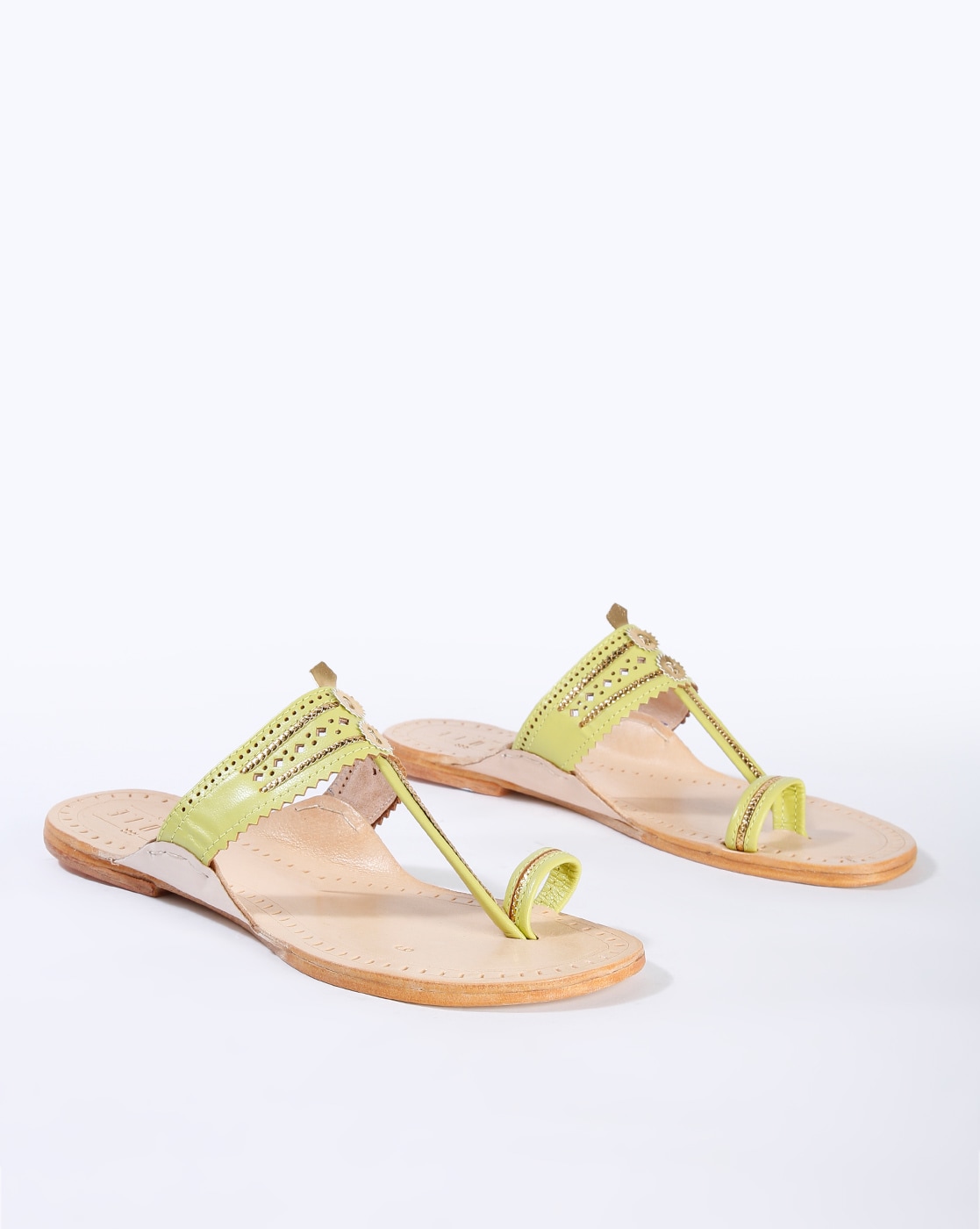 toe ring chappal