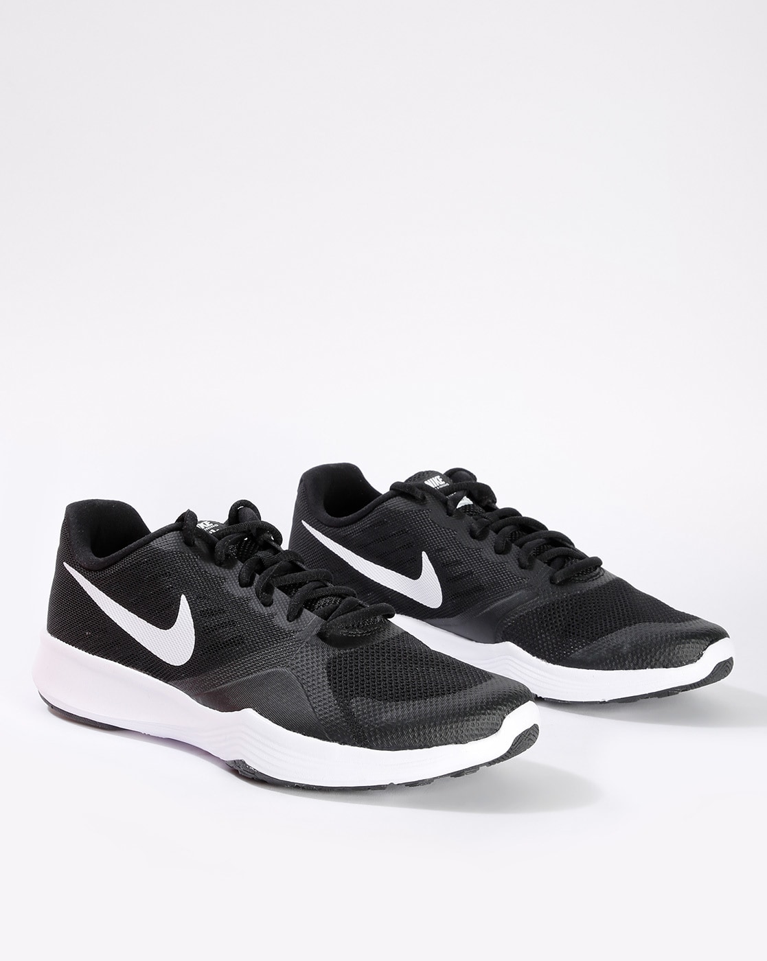 nike lace up trainers