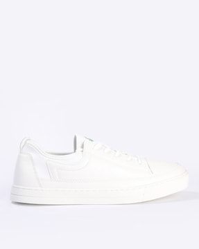 sneaker shoes white colour
