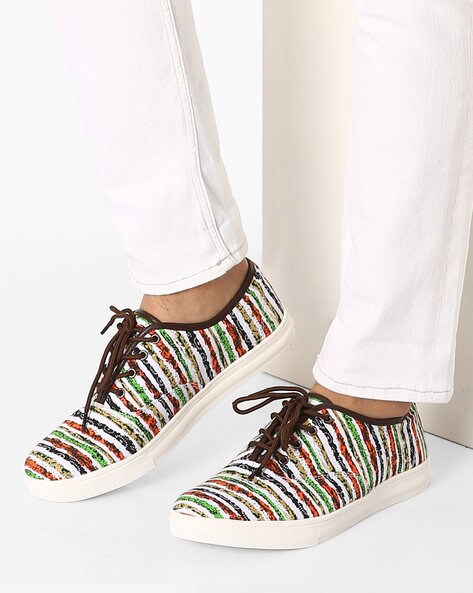 Striped Casual Wear 3402 Canvas White Black Women Shoe at Rs 349/pair in  New Delhi