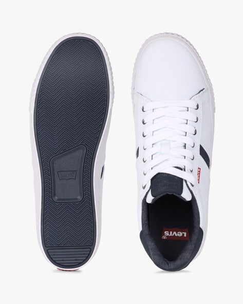 Levi's hot sale picasso sneakers