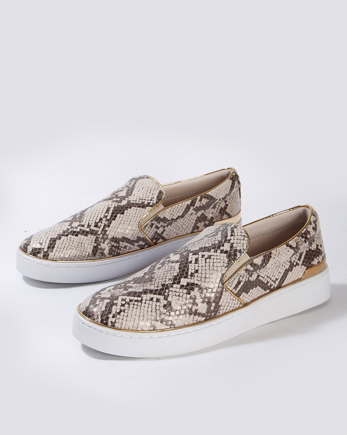 guess womens slip on shoes