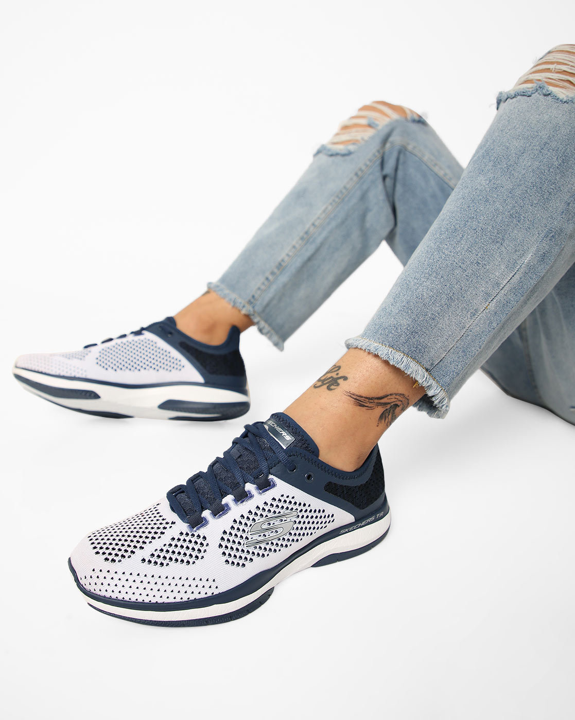 Pijler segment adviseren Buy White & Navy Sports Shoes for Men by Skechers Online | Ajio.com