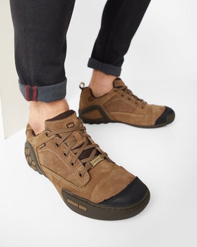 woodland shoes with jeans