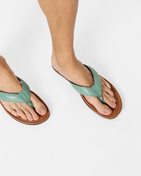 lee comfort flip flops