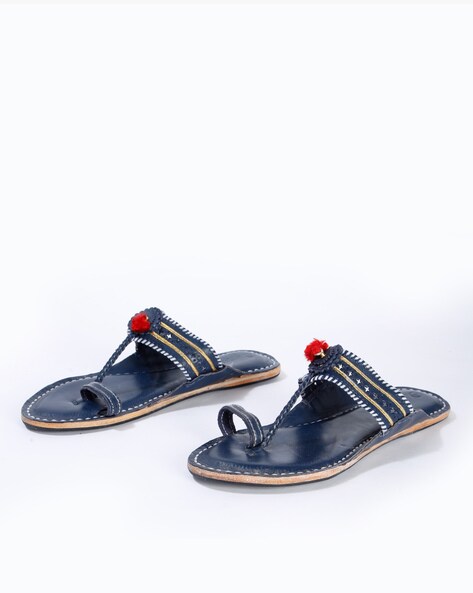 levis chappals