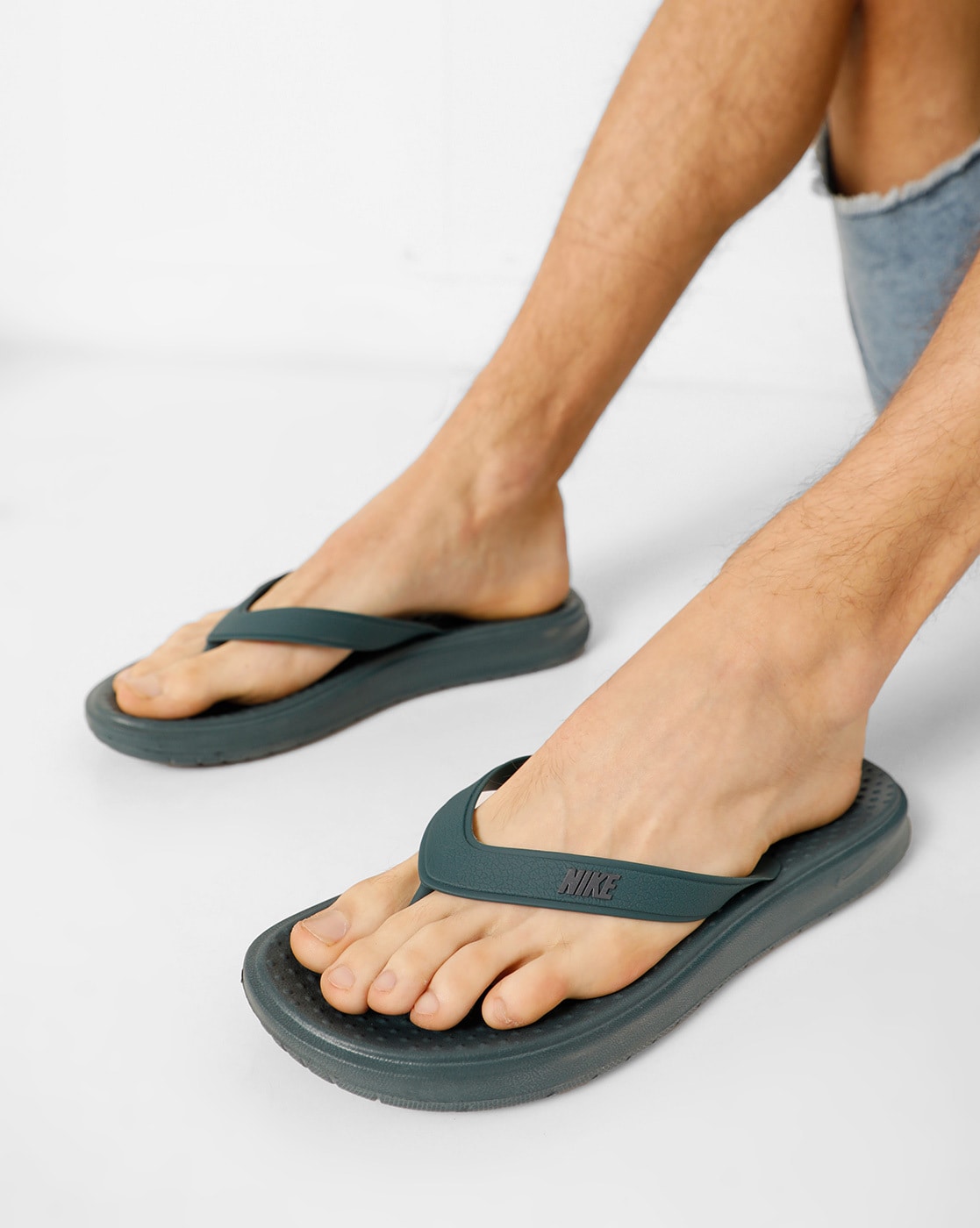 nike men's solay thong sandal