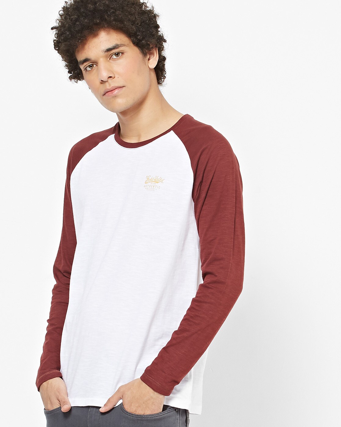 white t shirt red sleeves