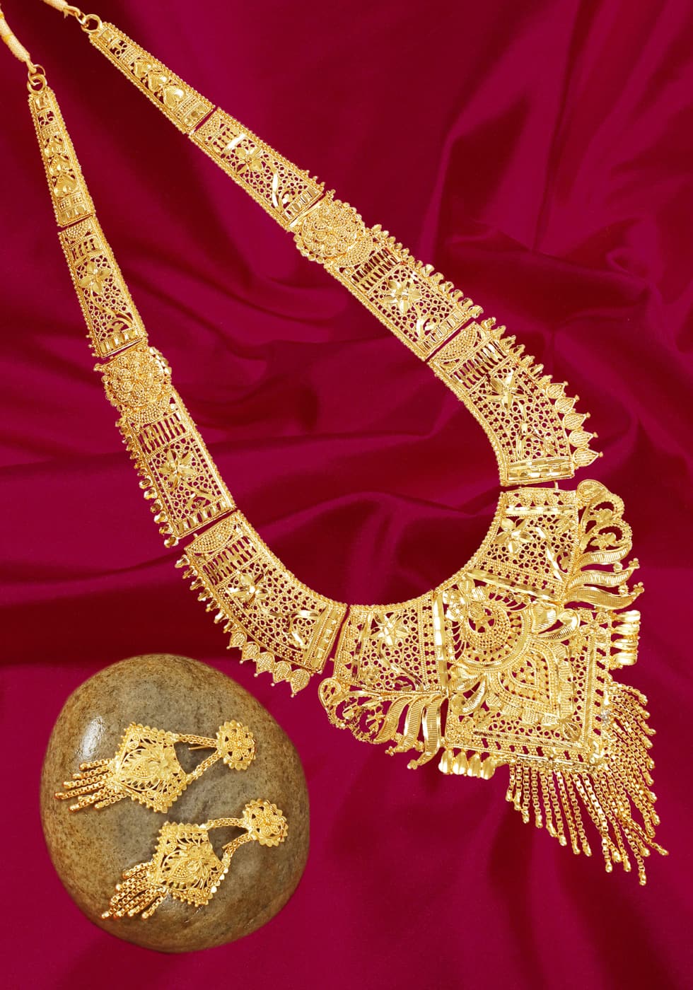 Buy Gold Necklaces \u0026 Pendants for Women 