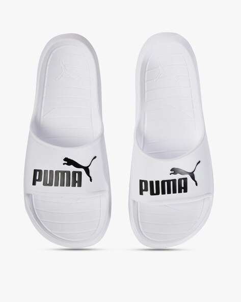 puma white chappal