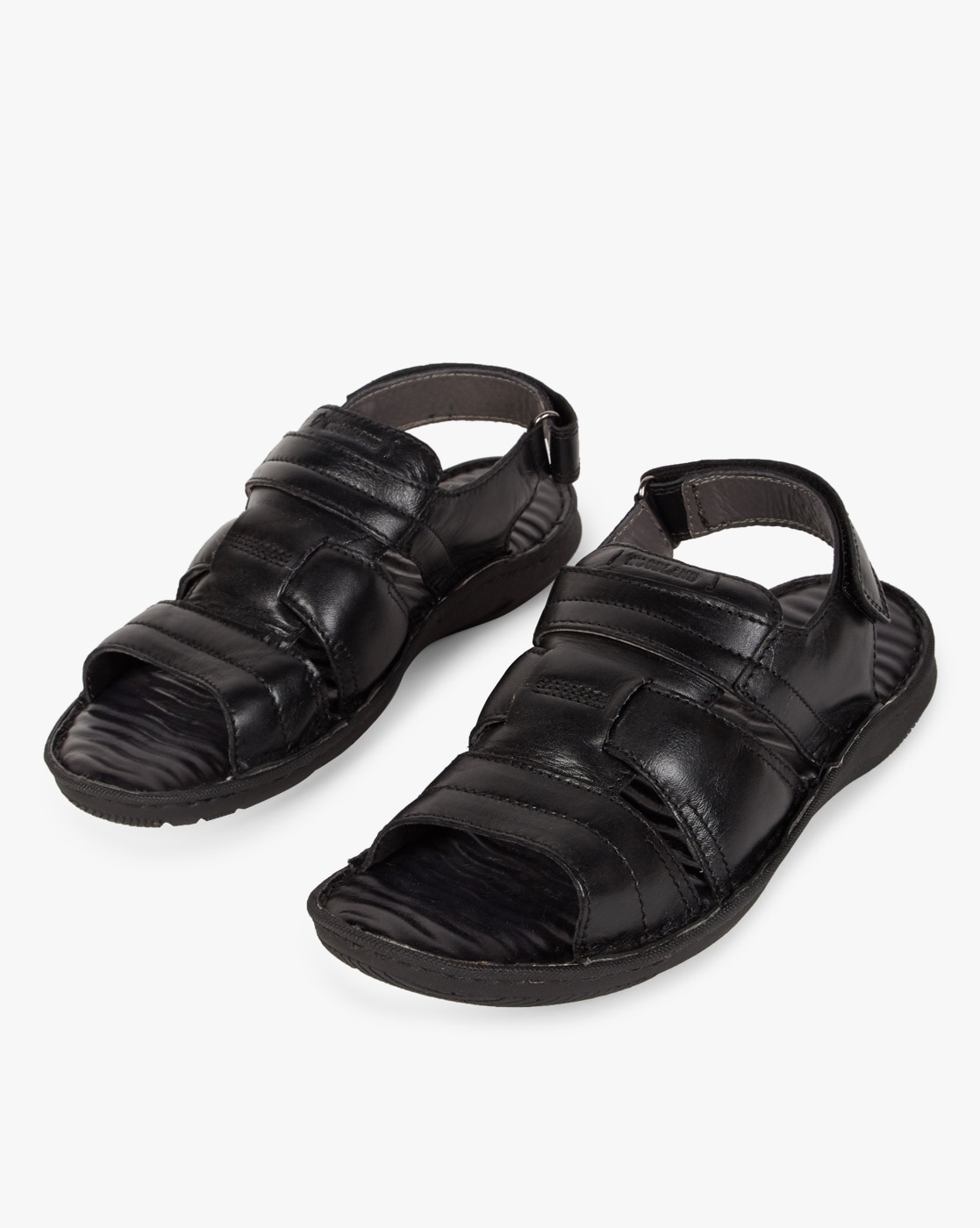 ajio woodland sandals