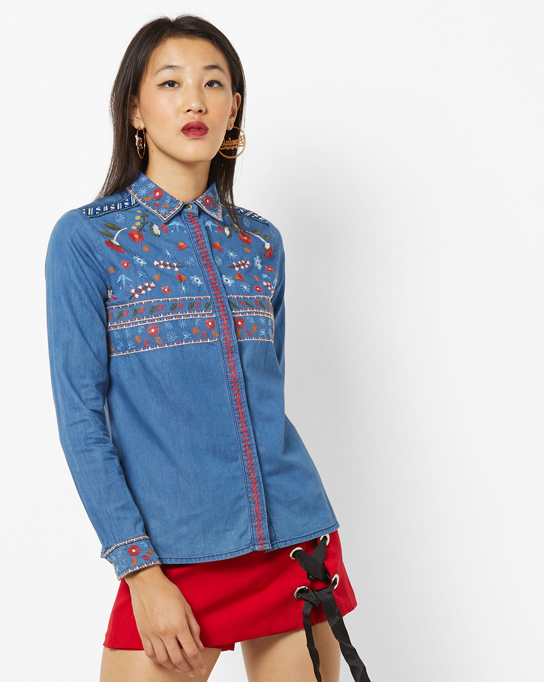 Women's Wrangler Embroidered Yoke Denim Snap Shirt