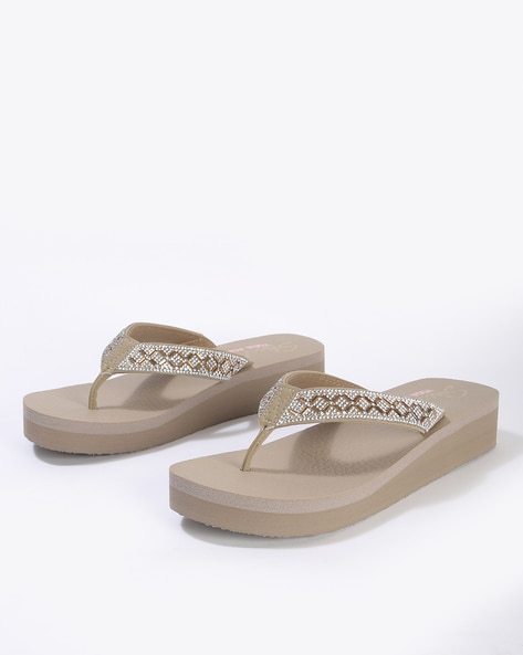 Taupe best sale flip flops