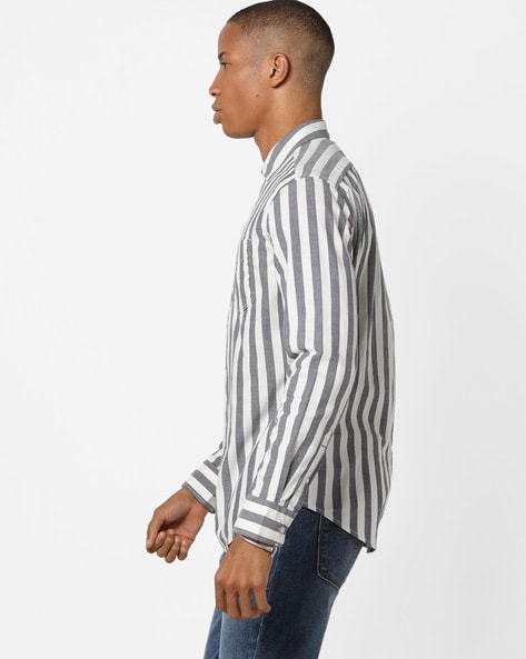 Buy Off-White & Blue Shirts for Men by LEVIS Online 
