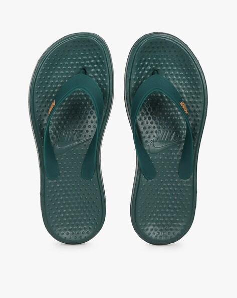 ajio nike flip flops