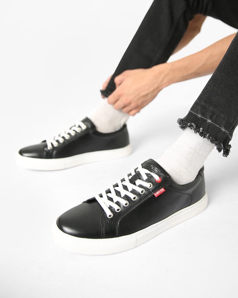 levi's prelude sneakers