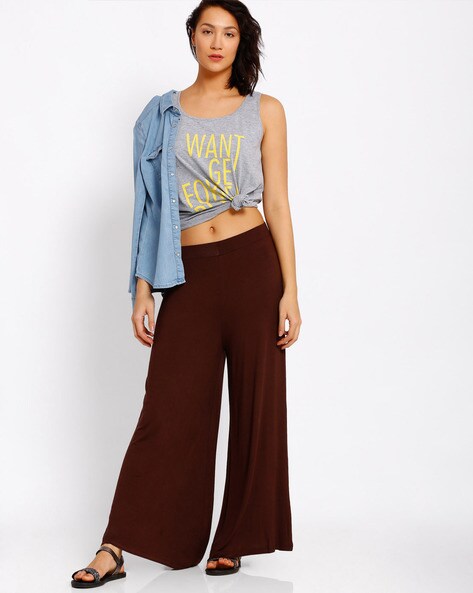 Pin by cece on « c l o t h e s » | Flowy wide leg pants, Flowy pants outfit,  Brown wide leg pants outfit