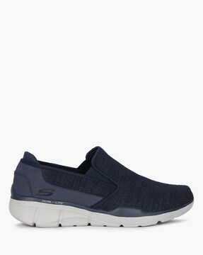 casual skechers shoes