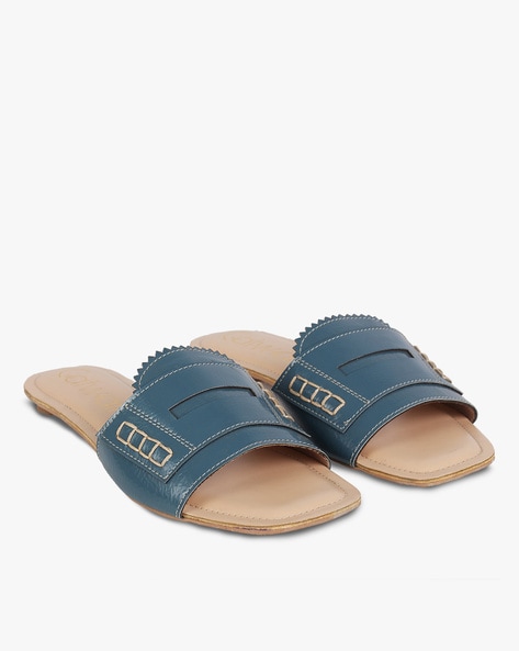 catwalk flat slippers