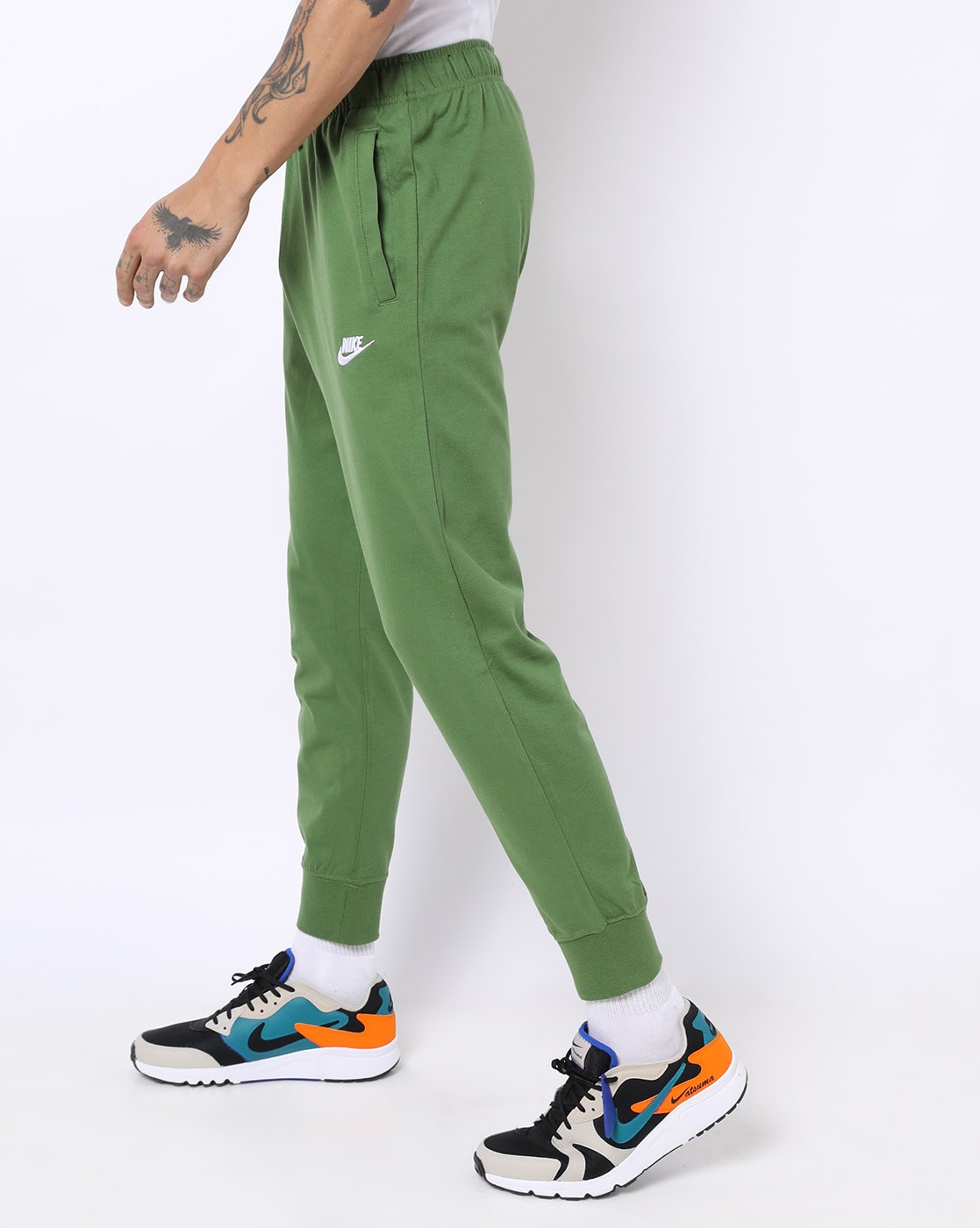 Nike club cheap joggers green