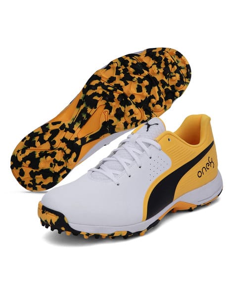 puma one8 cricket shoes