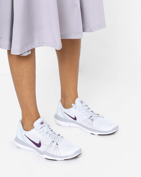 Buy White Sports Shoes for by NIKE Online | Ajio.com