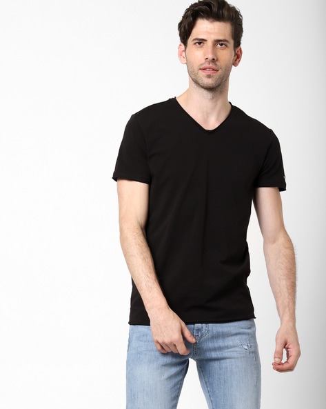 black v neck t shirt mens