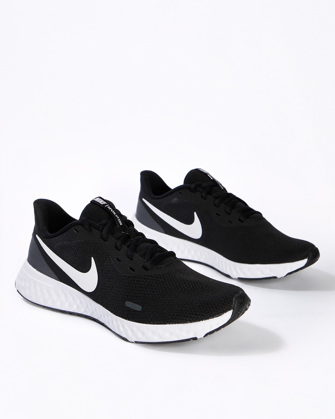 buy sports shoes online